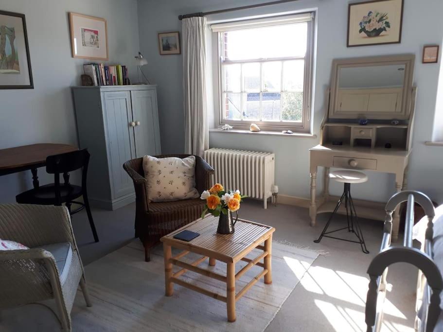 No. 27'S Self-Catering Flat For A Memorable Break. Apartment Bridport Bagian luar foto