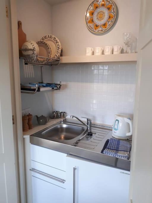 No. 27'S Self-Catering Flat For A Memorable Break. Apartment Bridport Bagian luar foto