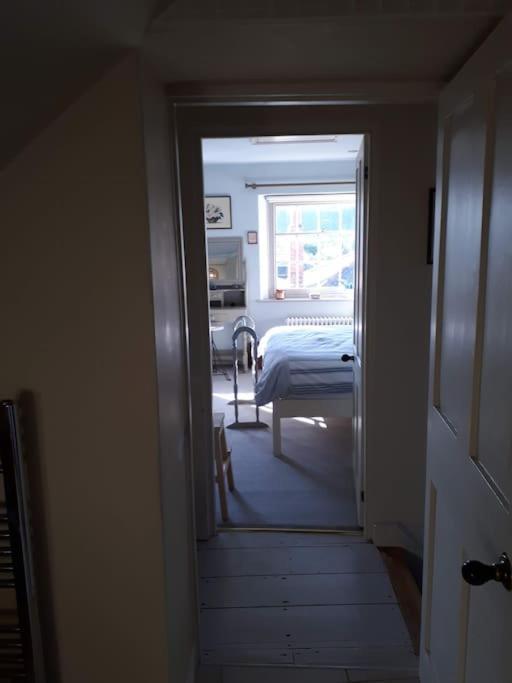 No. 27'S Self-Catering Flat For A Memorable Break. Apartment Bridport Bagian luar foto